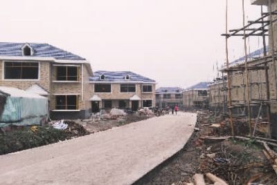 建設中的江洲墟場(chǎng)安置小區。
